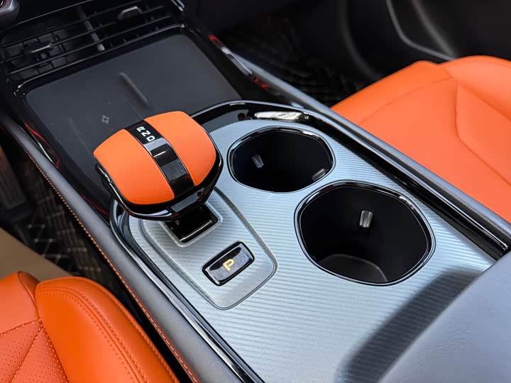 Фото 9 - Changan UNI-V