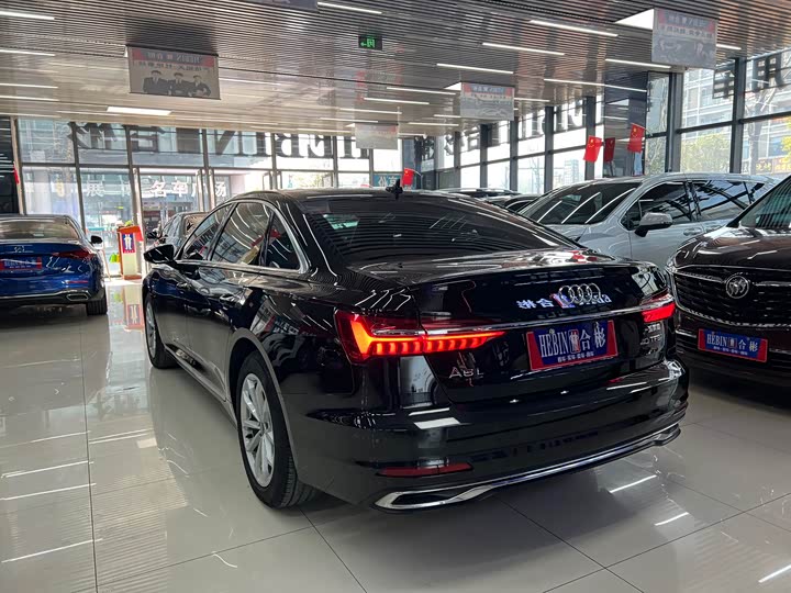 Фото 7 - Audi A6L