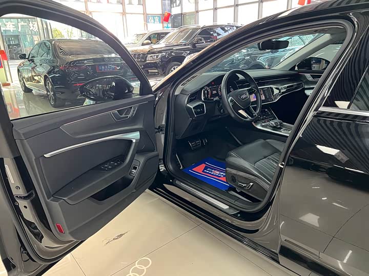 Фото 8 - Audi A6L