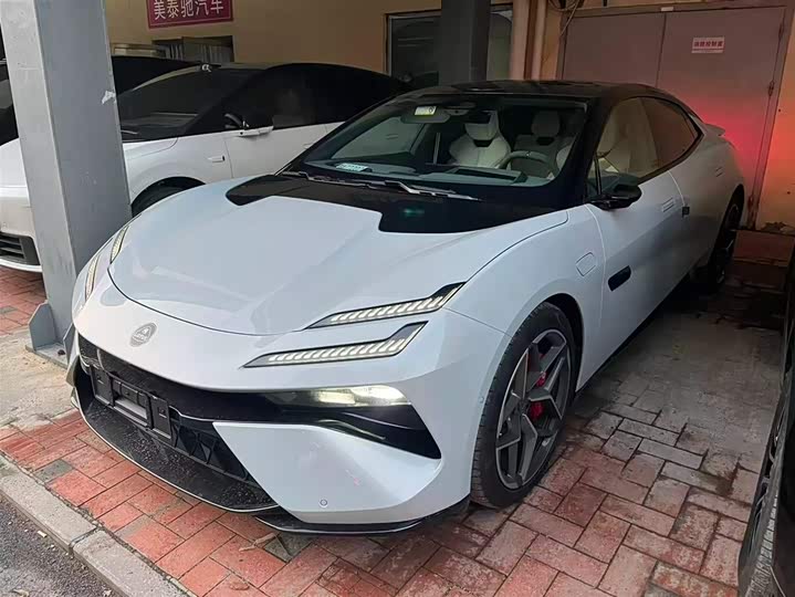 Фото 1 - Lotus Emeya