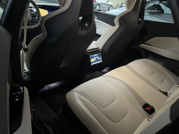 Фото 2 - Lotus Emeya