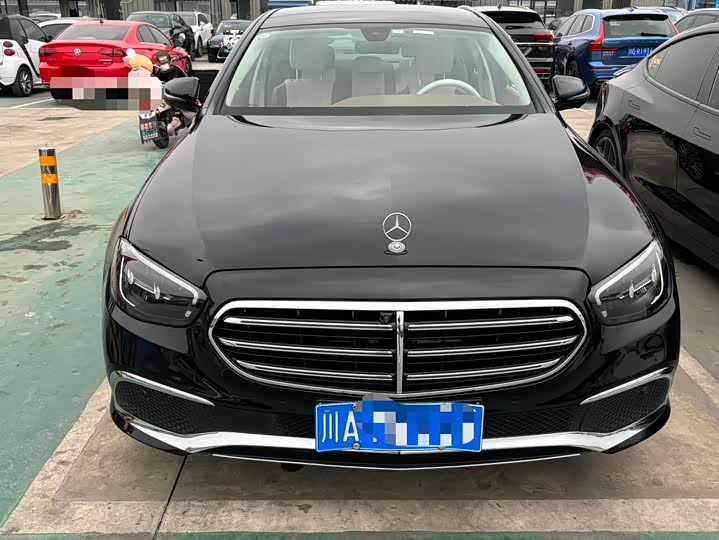 Фото 2 - Mercedes-Benz E-Class