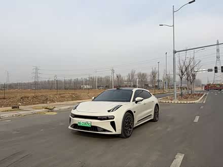 Фото 1 - Zeekr 001