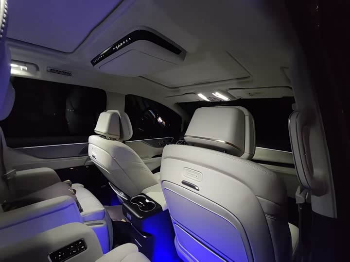 Photo 5 - Buick GL8 Hybrid