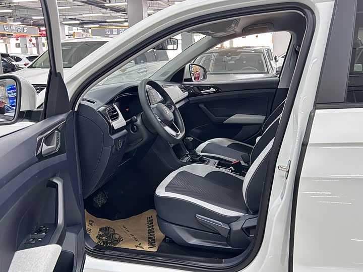 Фото 9 - Volkswagen Tharu