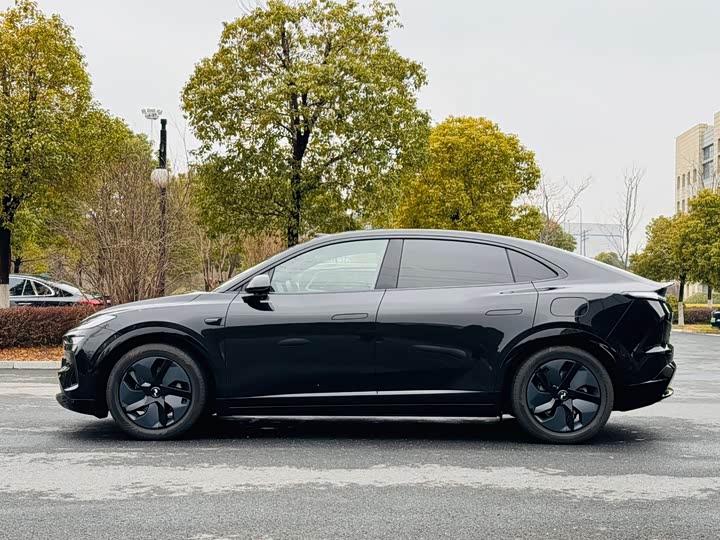 Photo 7 - Nio Onvo L60