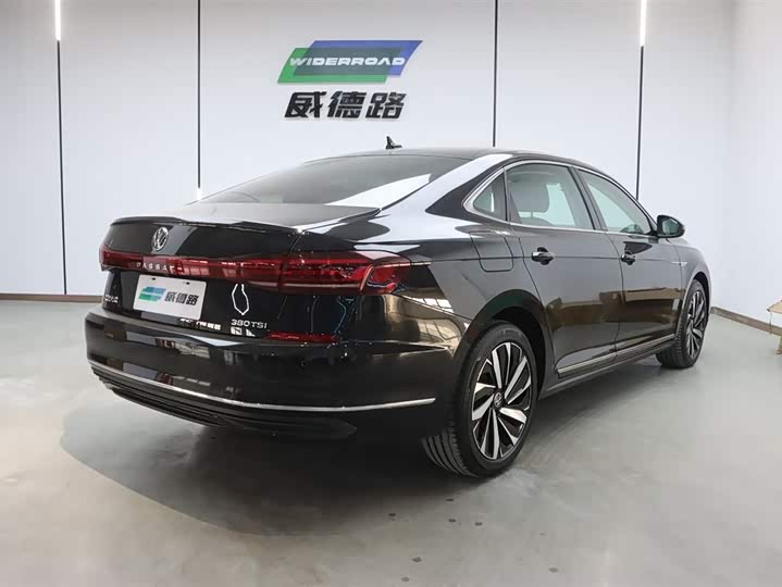 Фото 4 - Volkswagen Passat