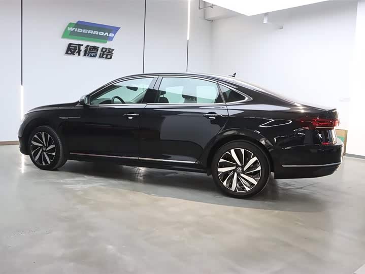 Фото 6 - Volkswagen Passat