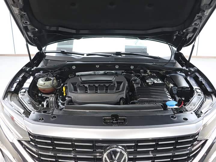 Фото 9 - Volkswagen Passat