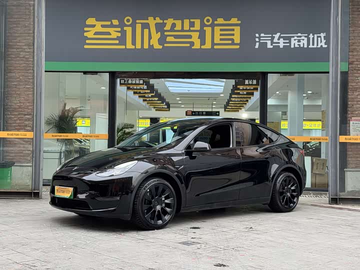 Фото 1 - Tesla Model Y