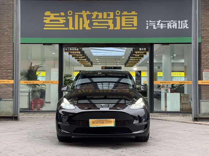 Фото 2 - Tesla Model Y