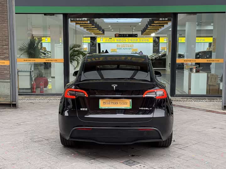 Фото 5 - Tesla Model Y