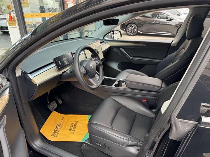 Фото 8 - Tesla Model Y