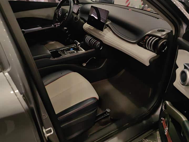 Фото 8 - BYD Yuan Plus