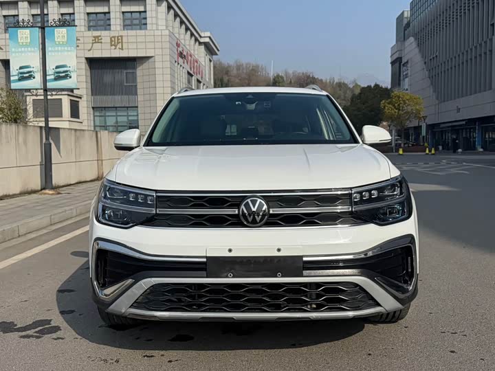 Фото 2 - Volkswagen Tharu