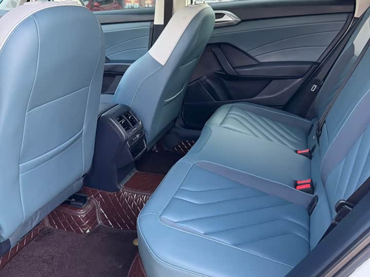 Фото 9 - Volkswagen Tharu