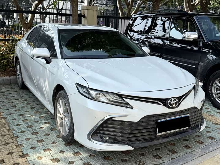 Фото 3 - Toyota Camry