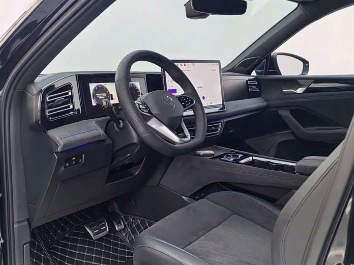 Фото 7 - Volkswagen Tiguan L Pro