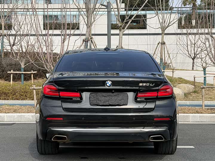 Фото 8 - BMW 5 Series