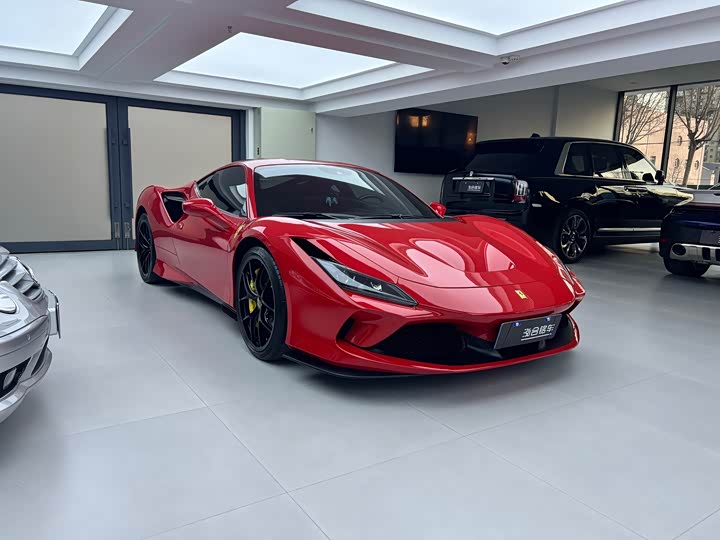 Фото 3 - Ferrari F8