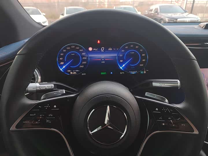 Фото 9 - Mercedes-Benz EQS SUV