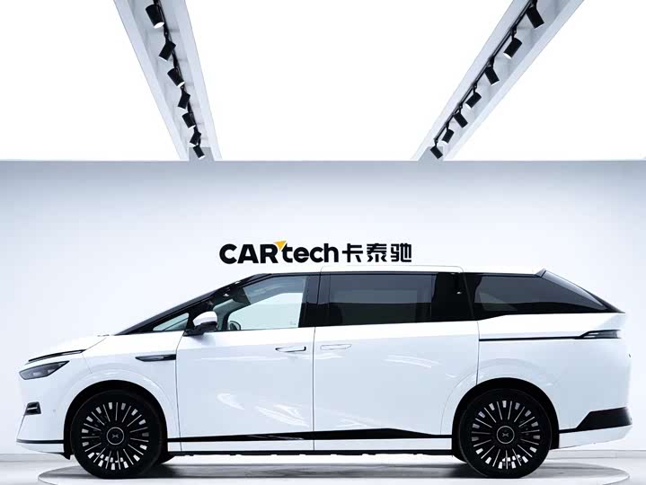 Фото 4 - XPeng X9