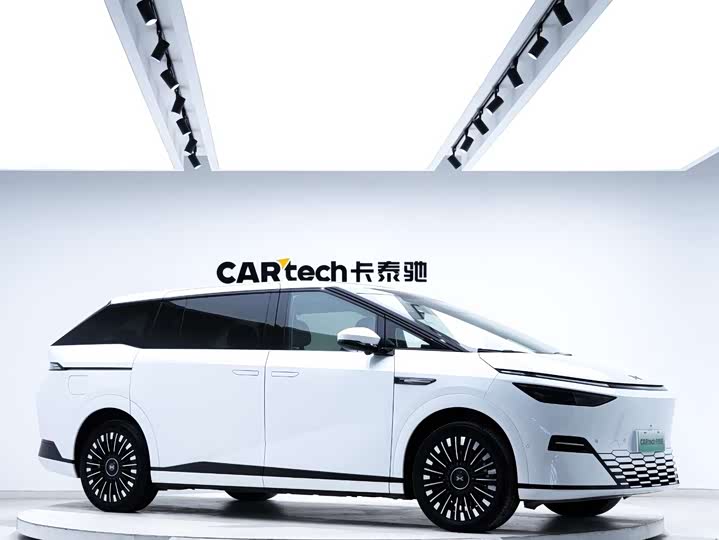 Фото 6 - XPeng X9