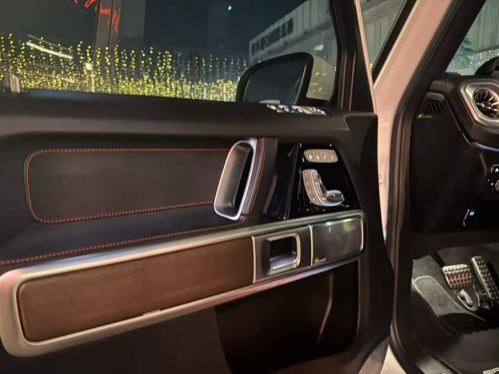 Фото 4 - Mercedes-Benz G-Class