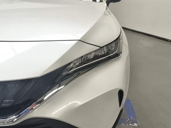 Photo 5 - Toyota Harrier