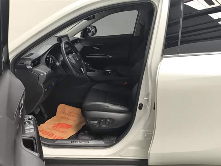 Photo 9 - Toyota Harrier