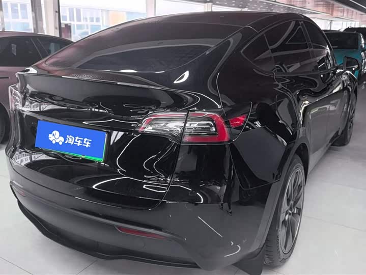 Фото 3 - Tesla Model Y