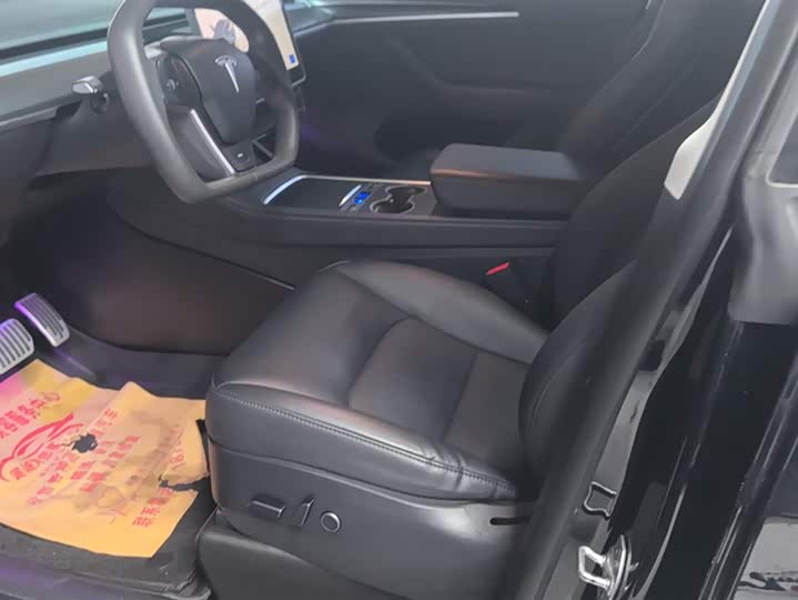 Фото 9 - Tesla Model Y