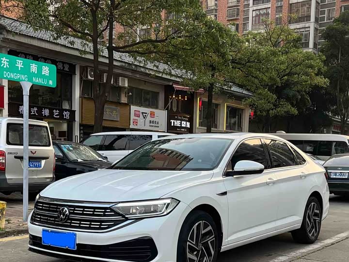 Фото 1 - Volkswagen Sagitar L