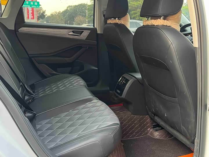 Фото 5 - Volkswagen Sagitar L