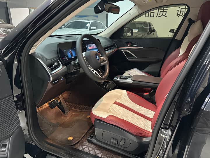 Фото 4 - BMW iX1