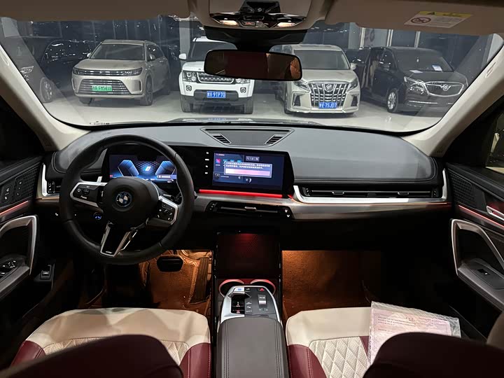 Фото 6 - BMW iX1