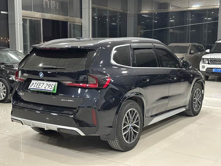 Фото 9 - BMW iX1