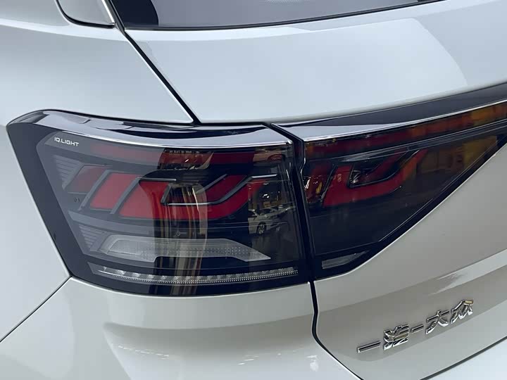 Фото 8 - Volkswagen T-Roc