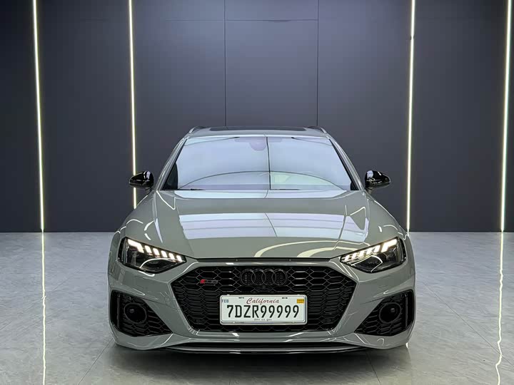 Фото 2 - Audi RS 4