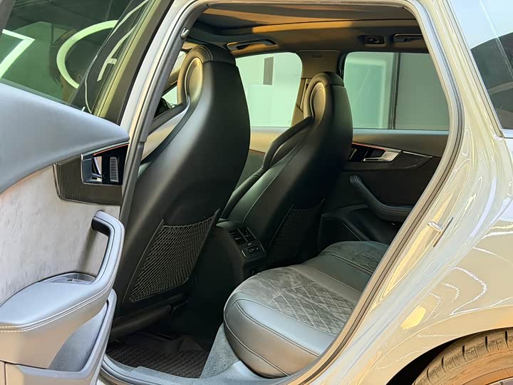 Фото 9 - Audi RS 4