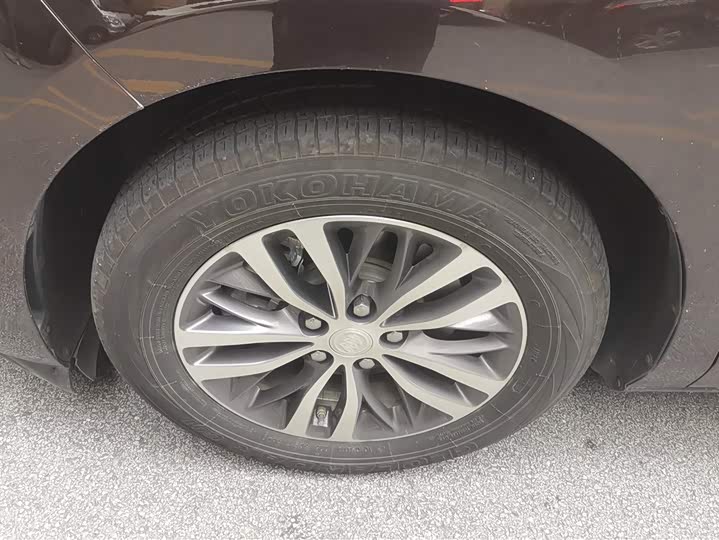 Фото 6 - Buick GL8 ES