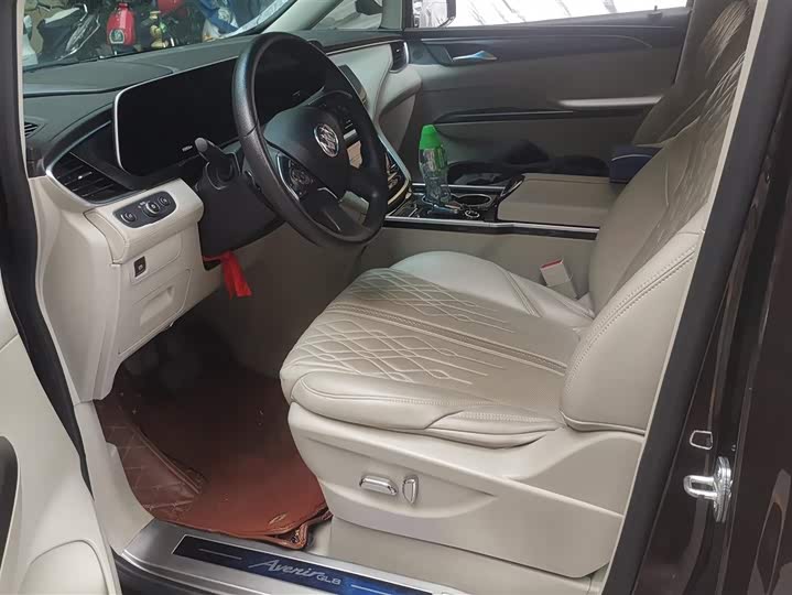 Фото 9 - Buick GL8 ES