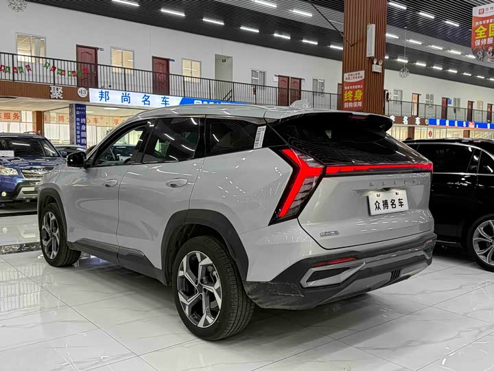 Фото 6 - Geely Atlas L