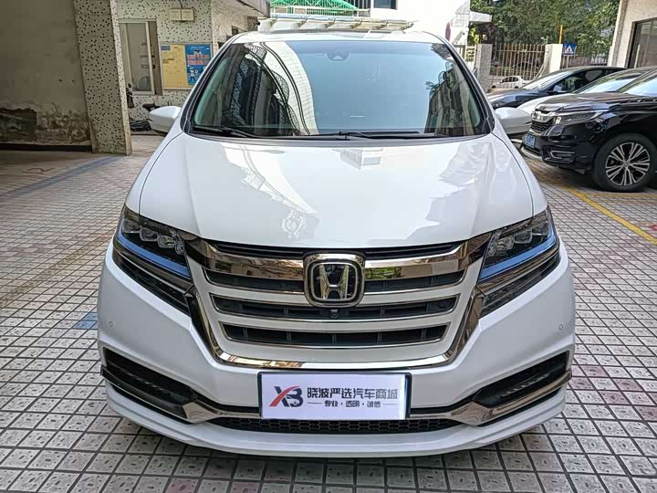 Фото 2 - Honda Elysion