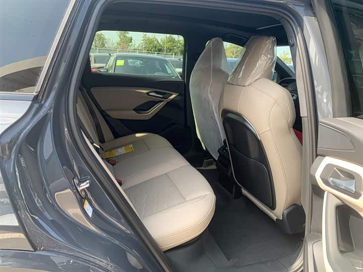 Фото 8 - Audi Q6L e-tron