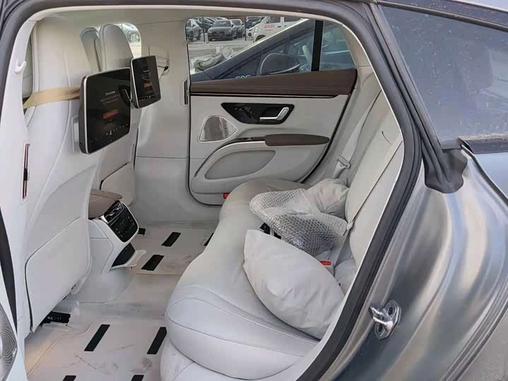 Фото 4 - Mercedes-Benz EQS AMG