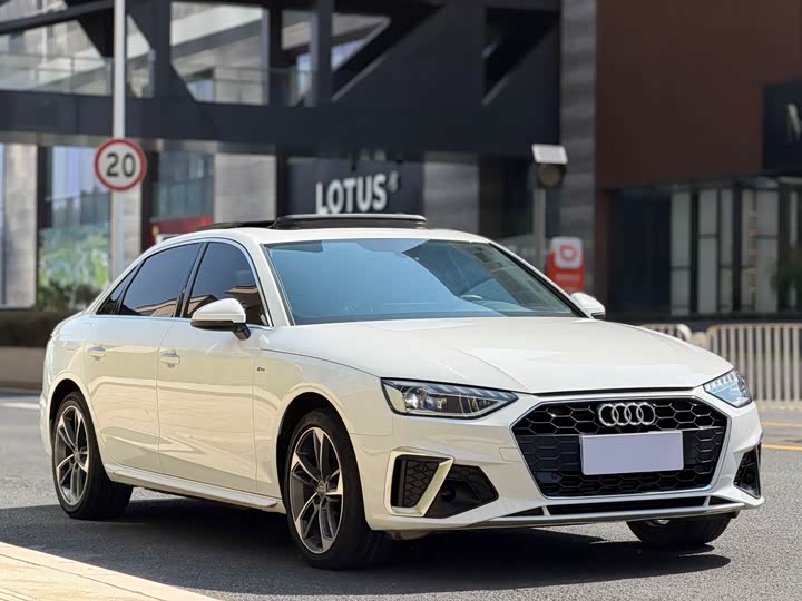 Фото 3 - Audi A4L