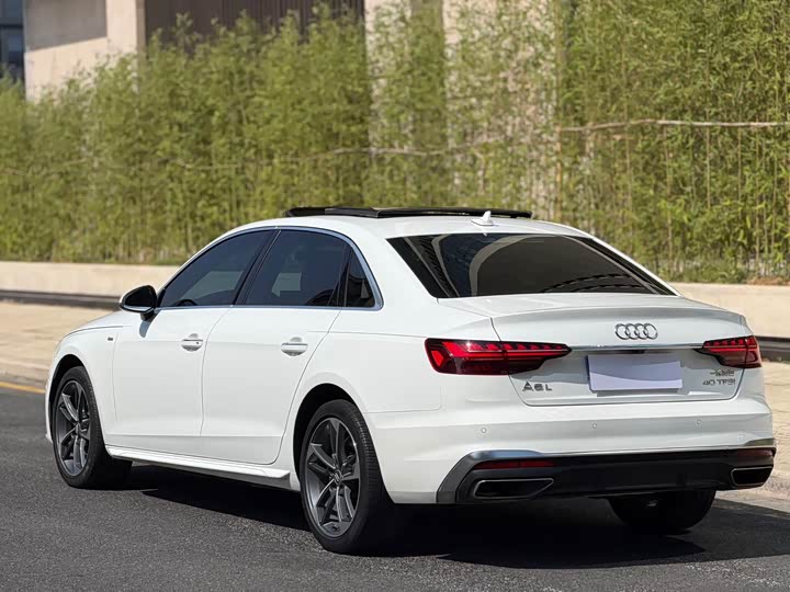 Фото 4 - Audi A4L