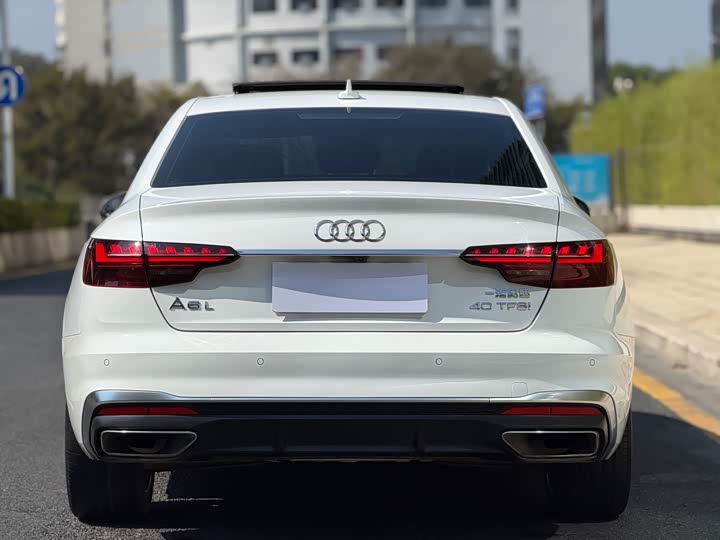 Фото 5 - Audi A4L