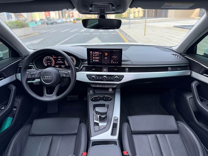 Фото 8 - Audi A4L